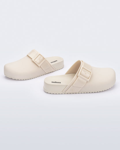 MELISSA COZY CLOG AD